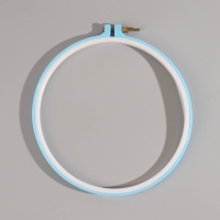 Набор для вышивания крестиком: канва без рисунка 30&times;20 см, нитки 10 шт, пяльцы d = 18 см, иглы 6 шт, шпульки 10 шт, цвет МИКС