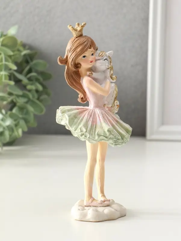 Сувенир полистоун "Девочка-принцесса с маленьким единорогом" 7х7,5х17,5 см