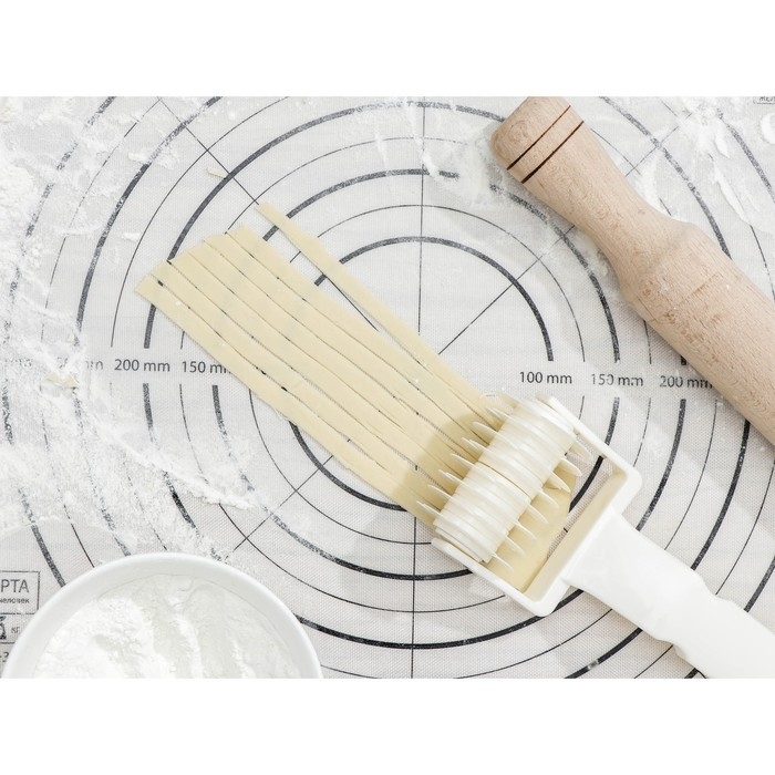 Валик для нарезки теста Доляна &laquo;Сетка&raquo;, 17,5&times;9,5&times;4,5 см, цвет белый