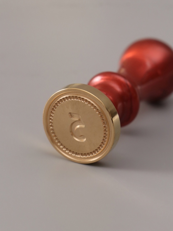 Печать для сургуча с пластиковой ручкой "Классика цифра 5" 2,5х2,5х6,3 см