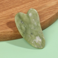 Массажёр гуаша &laquo;Лапка&raquo;, 7 &times; 4,3 см, в PVC коробке, цвет зелёный