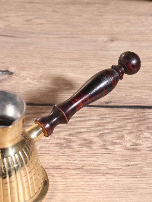 Турка с деревянной ручкой, латунь, 9&times;23&times;10 см