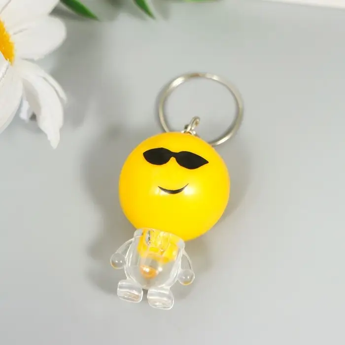 Фонарик свет на кольце "Смайлик-малыш с ножками" мигает МИКС 4х2,5х2,7 см