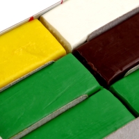 Свеча своими руками. Слепи свечу &laquo;Милый динозавр&raquo;, набор для творчества