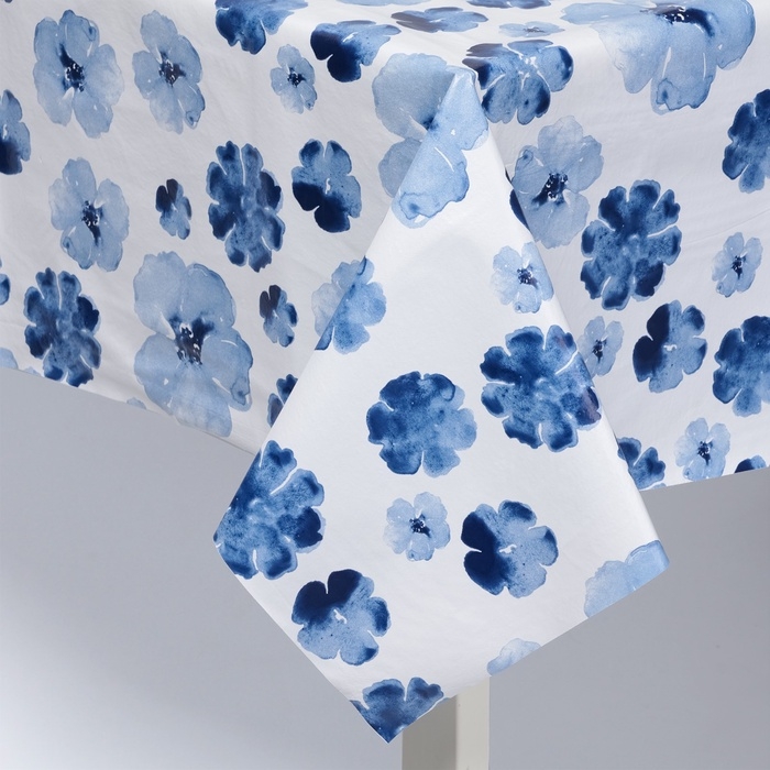 Скатерть на стол &laquo;Фиалки&raquo; Доляна 137&times;180 см, сине-белая