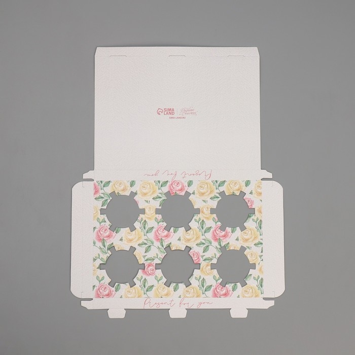 Коробка для капкейка, кондитерская упаковка, 6 ячеек &laquo;Розы&raquo;, 16 х 23 х 11.5 см