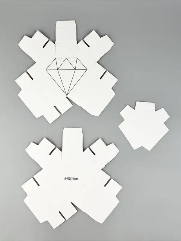 Коробка подарочная под бижутерию &laquo;Белая, тиснение&raquo;, 10 х 9 х 3.5 см