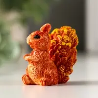 Сувенир полистоун "Белочка с пушистым хвостиком" МИКС 5х3х4,5 см