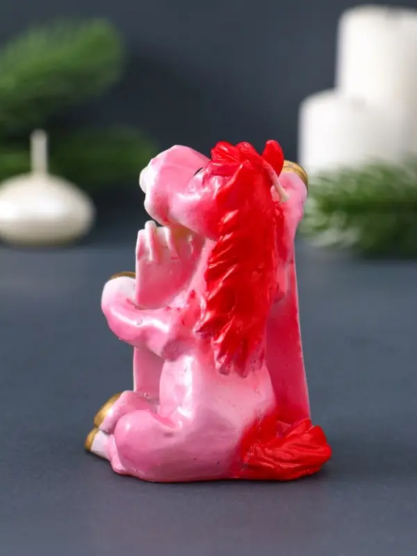 Свеча фигурная "Лошадка с открыткой" 6х4,5х8,5 см, цв. розово-голубой