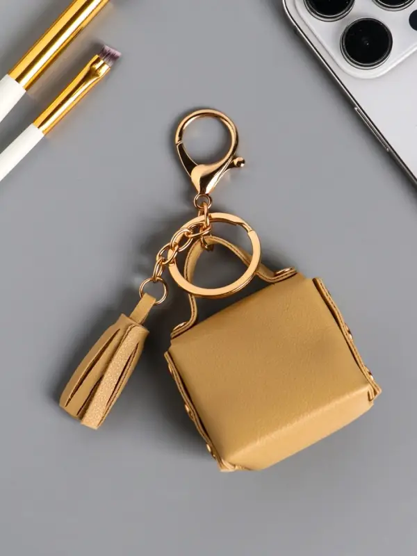 Брелок кожзам с карабином, с кистью "Сумочка. Котик" сливочный 5х2,5х6 см