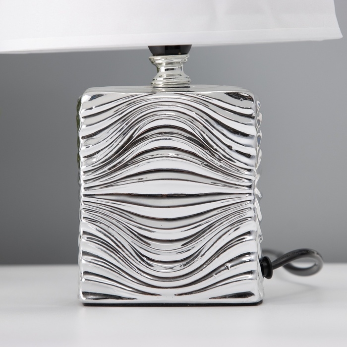 Настольная лампа с абажуром RISALUX &laquo;Авейро&raquo;, Е14, 40 Вт, хром, 18&times;18&times;28 см