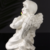 Фигура "Ангел с букетиком" 15х8х9 см, цвет перламутр