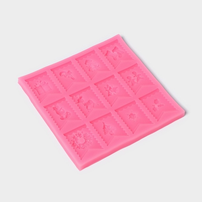 Молд новогодний &laquo;Новогодние флажки&raquo;, силикон, 13,5&times;13,5&times;0,8 см, цвет розовый