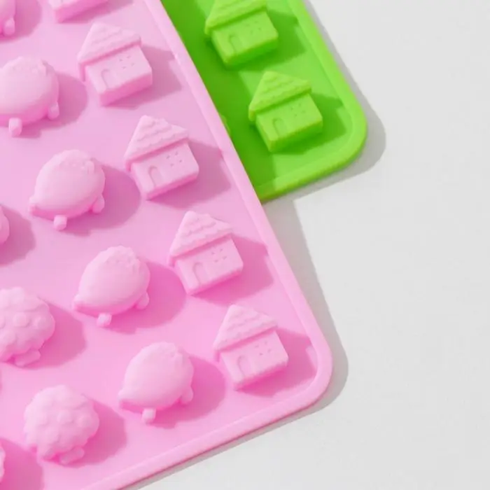 Форма для мармелада &laquo;Домик в лесу&raquo;, силикон, 21&times;13,7&times;1 см, 60 ячеек, цвет МИКС