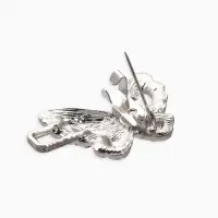 Зажим для кардигана "Ажур", бабочка, искра, цвет белый в серебре