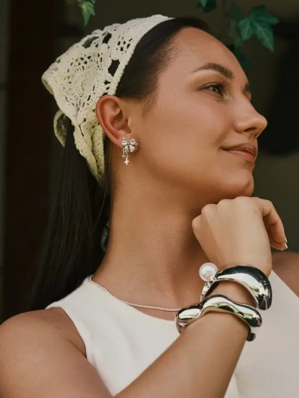 Серьги &laquo;Бантик&raquo; со звёздочкой, белый в серебре