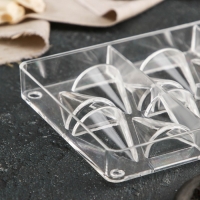 Форма для конфет и шоколада &laquo;Средний конус&raquo;, 20&times;12&times;2,5 см, 14 ячеек 4,1&times;3,2&times;1,8 см, цвет прозрачный