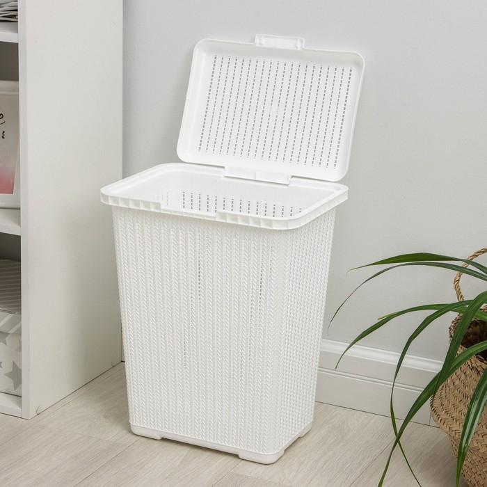 Корзина бельевая с крышкой &laquo;Вязаное плетение&raquo;, 25 л, 37&times;27,5&times;46,5 см, цвет белый