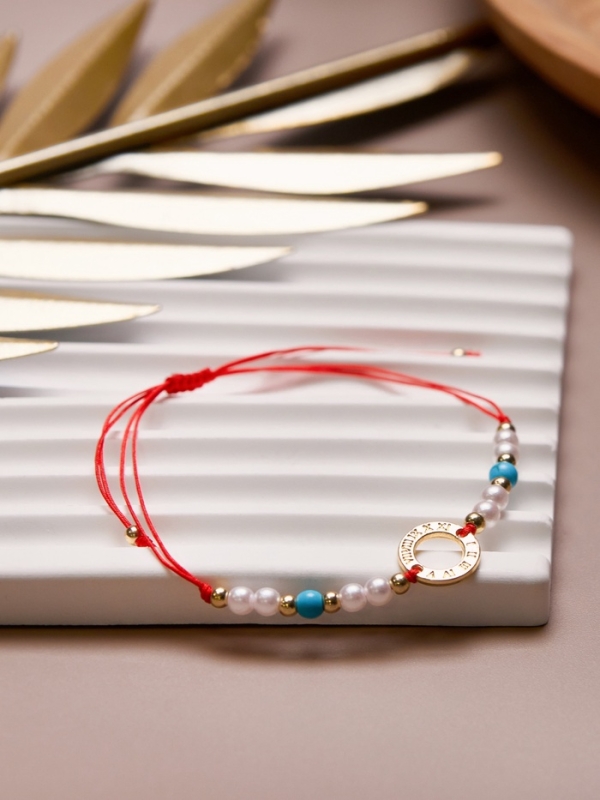 Браслет-оберег &laquo;Красная нить&raquo; женский, защита, кольцо мини, голубо-белый в золоте, d=6