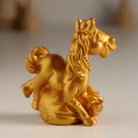 Сувенир полистоун "Золотой конь с богатством" МИКС 5х2,5х6,7 см