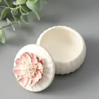 Шкатулка керамика "Розовый цветок" белая 7х7х6,5 см