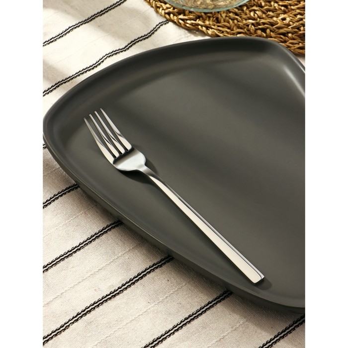 Вилка столовая из нержавеющей стали &laquo;Тайфун&raquo;, длина 20 см, цвет серебряный