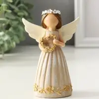 Сувенир полистоун "Девочка-ангел с венком-сердце" 4,5х8х12 см