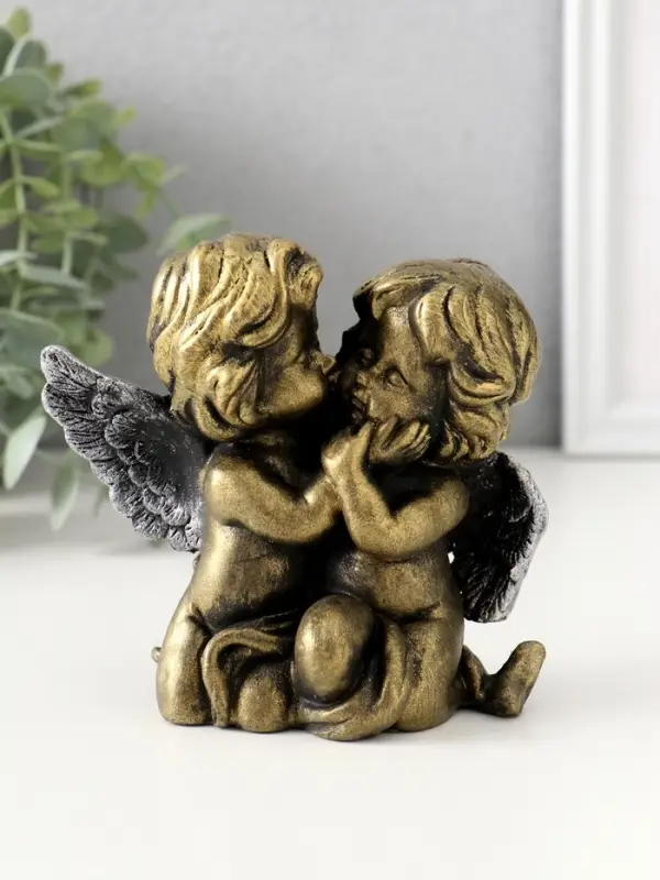 Фигура "Ангелы целуются" 10.5х11х8 см