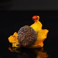 Фигура "Ежик с божьей коровкой" 3.7х6х6.5 см