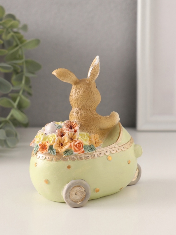 Сувенир полистоун "Зайчик на трёхколёсной машинке с цветами" 10х6,5х11,5 см