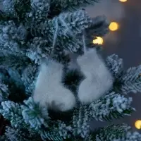 Подвеска на елку &laquo;Вьюшка&raquo;, носочки, белая