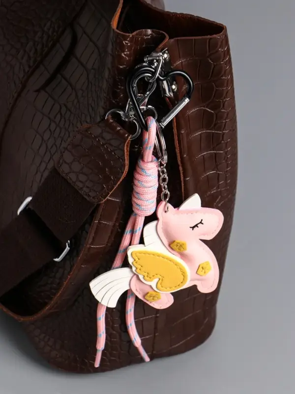 Брелок на карабине кожзам, текстиль "Единорог с крыльями" розовый, с узлом 24х10,5х1,5 см