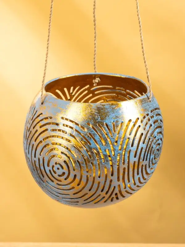Подсвечник подвесной из кокоса, 12&times;12&times;8.5 см, голубой-золотой