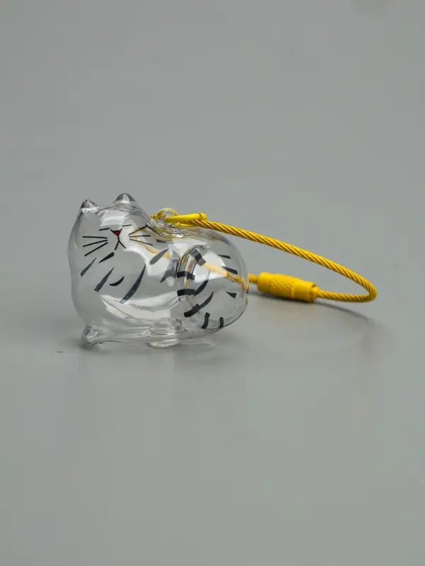 Брелок для шерсти кошачьей на тросе для ключей, рюкзака &laquo;Полосатый котик спит&raquo;, капсула с секретом, трос d=5.2 см 2.5&times;3.8&times;3 см