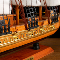 Корабль сувенирный средний &laquo;Астрильд&raquo;, борта светлое дерево, паруса бежевые, 48,5х44х8 см