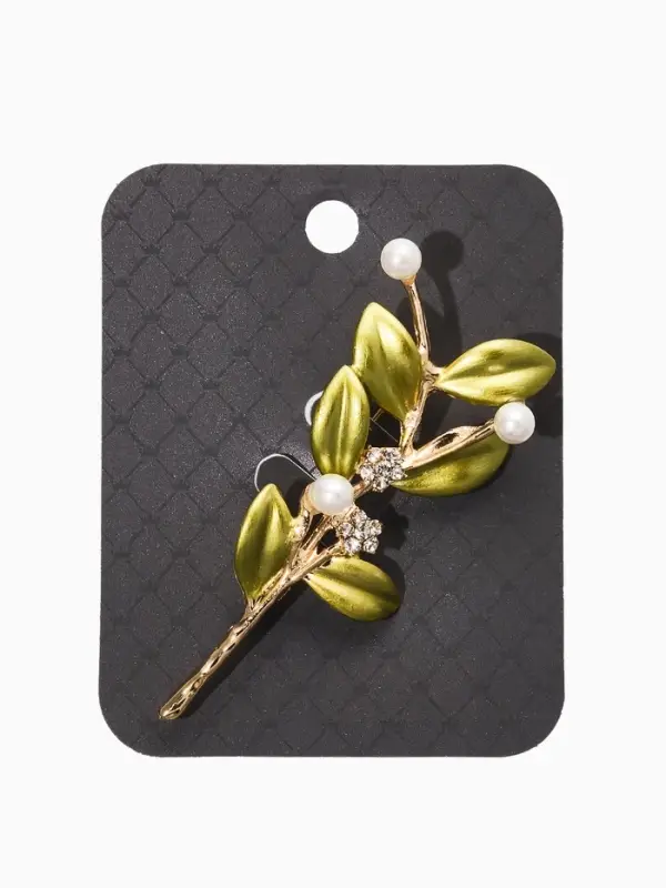 Брошь "Веточка с жемчугом", цвет бело-зелёный в золоте