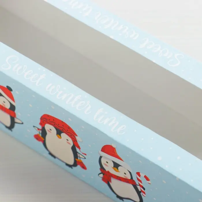 Коробка складная &laquo;Снежная команда&raquo; 18 х 5,5 х 5,5 см.