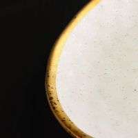 Блюдо фарфоровое сервировочное Magistro Poursephona, 37&times;24 см, цвет бежевый