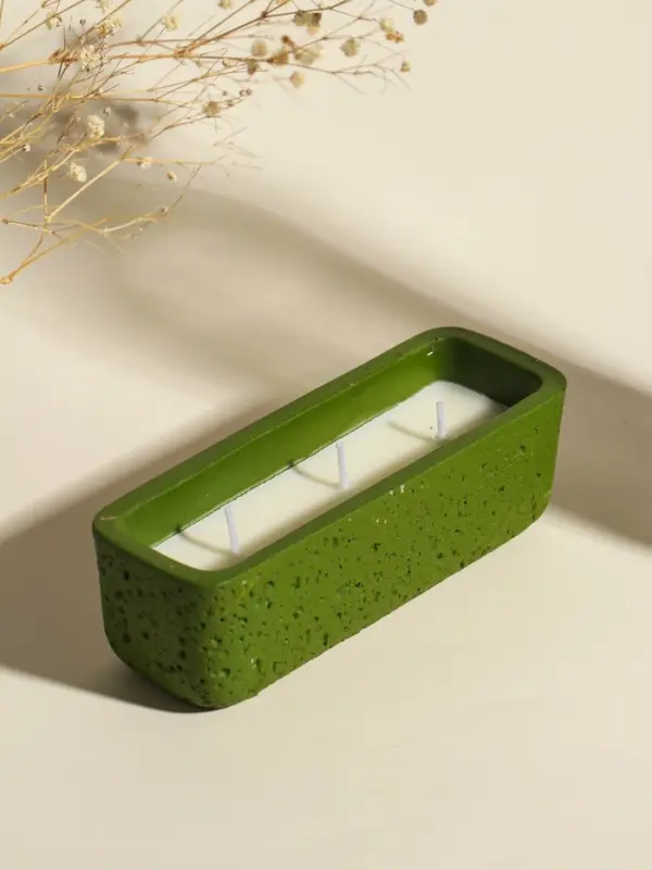 Свеча в вулканическом подсвечнике "Ящик" 3 хлопковых фитиля, зелёная 5,2х15х4,7 см