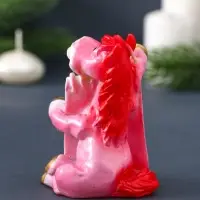 Свеча фигурная "Лошадка с открыткой" 6х4,5х8,5 см, цв. розово-голубой