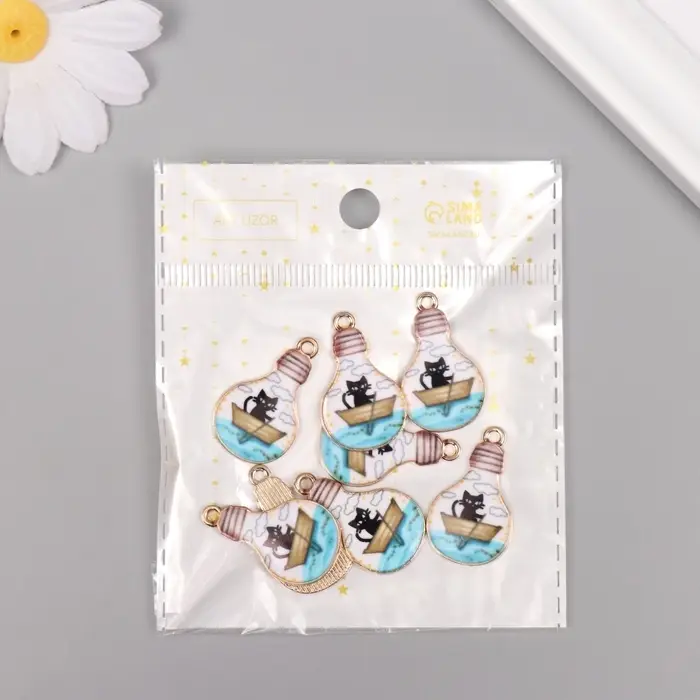 Декор для творчества металл, эмаль "Кот на лодке в лампочке" 2,8х1,6 см