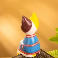 Сувенир дерево "Котенок в кофте сидячий" 6х6х15 см