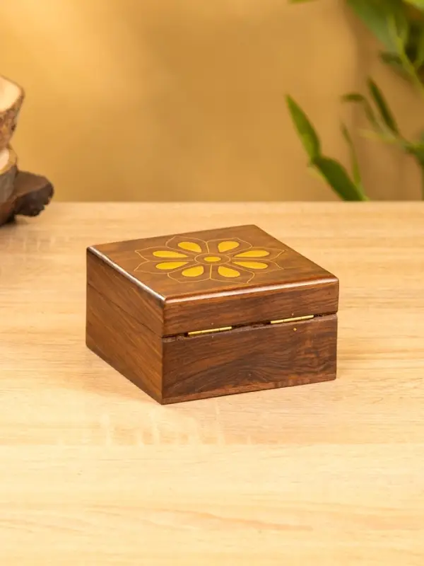 Шкатулка "Цветок" 10х10х6 см, дерево шишам