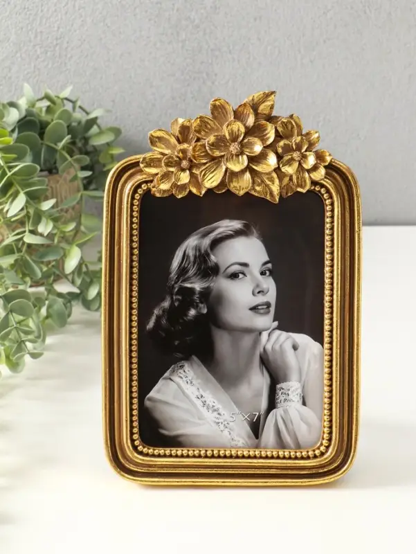 Фоторамка полистоун 13х18 см "Цветочный венок" золото 25х16,5х1,5 см