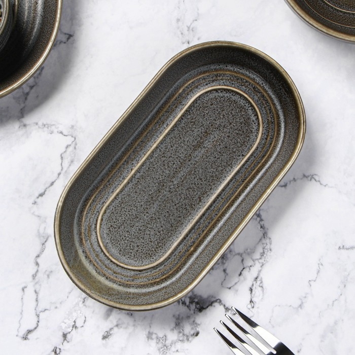 Блюдо фарфоровое овальное Magistro Urban, 260 мл, 18&times;9,8&times;2,5 см, цвет серый