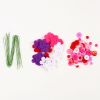 Набор для творчества. Букет из фетра с пуговицами &laquo;Астры&raquo;