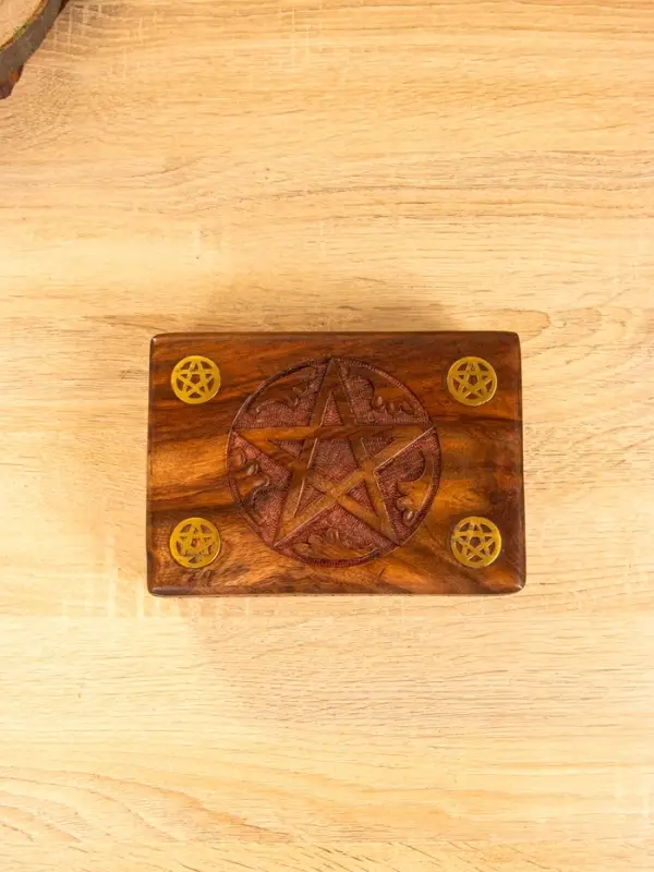 Шкатулка резная "Пента" 18х13х6 см, дерево шишам