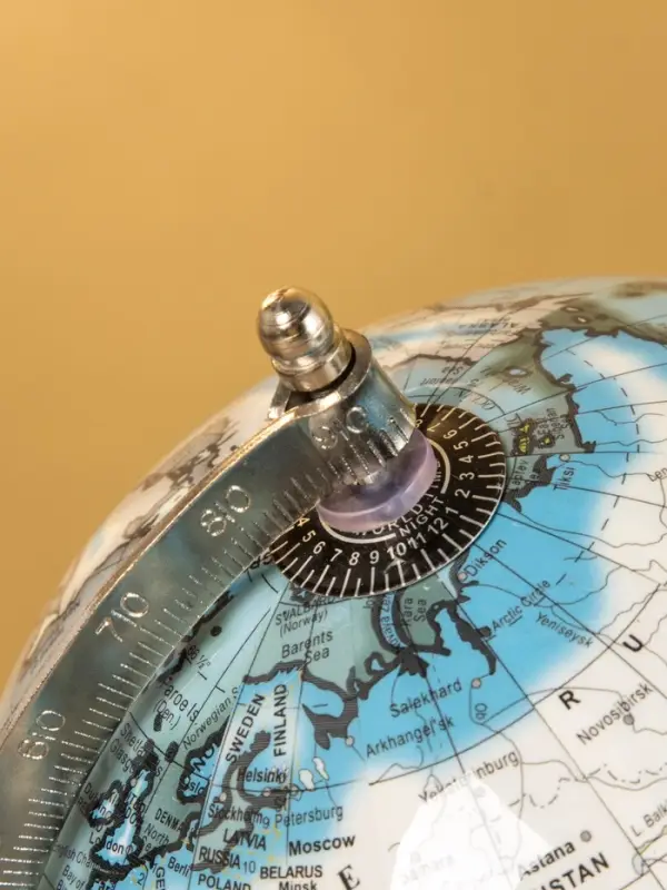 Глобус сувенирный 18х15х33 см, подставка металл