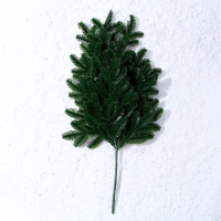 Декор &laquo;Ветвь пышной ели&raquo;