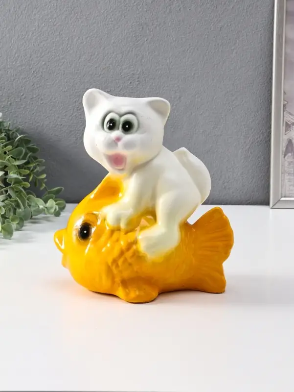 Копилка "Кот на рыбке" 21 см